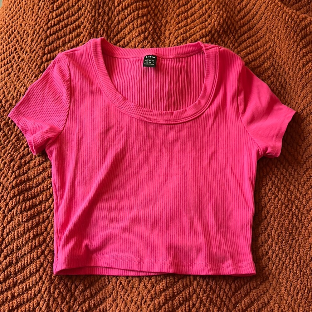 Hot pink Cropped tee